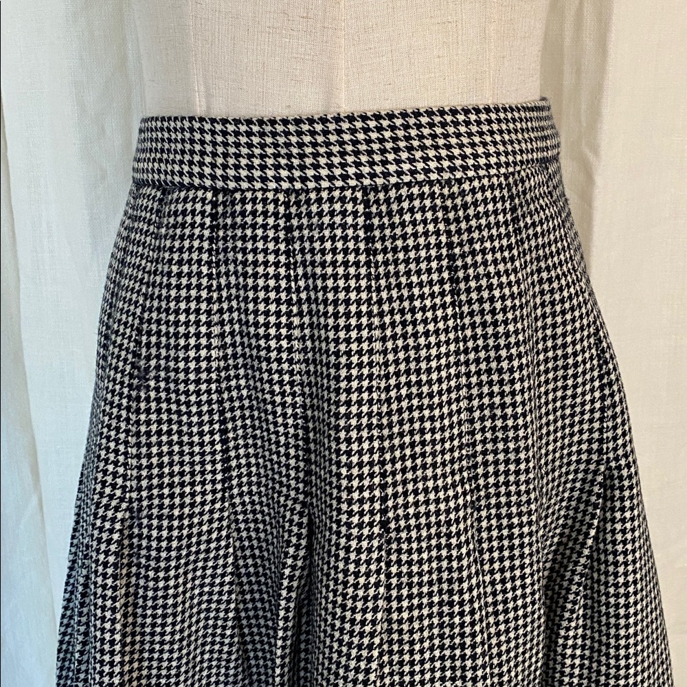 Talbots Wool Houndstooth Pleated Skirt - Picture 2 of 9